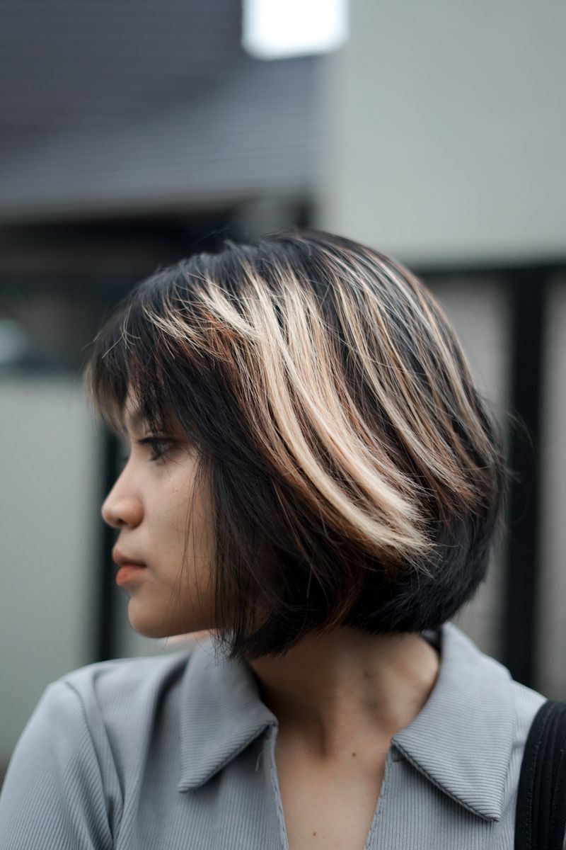 艶カラー・ハイライトの女性
